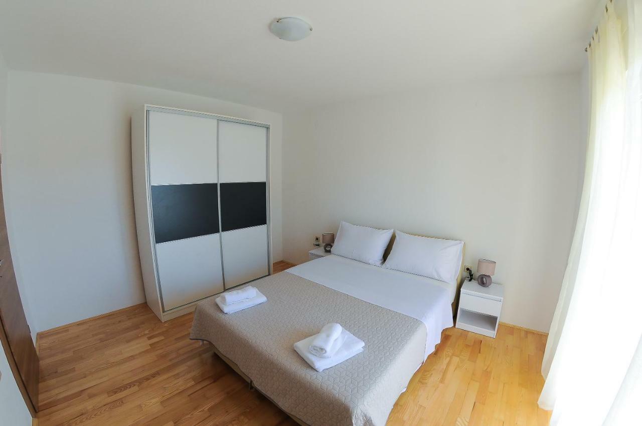 Apartment Neva no.1 Split Exterior foto